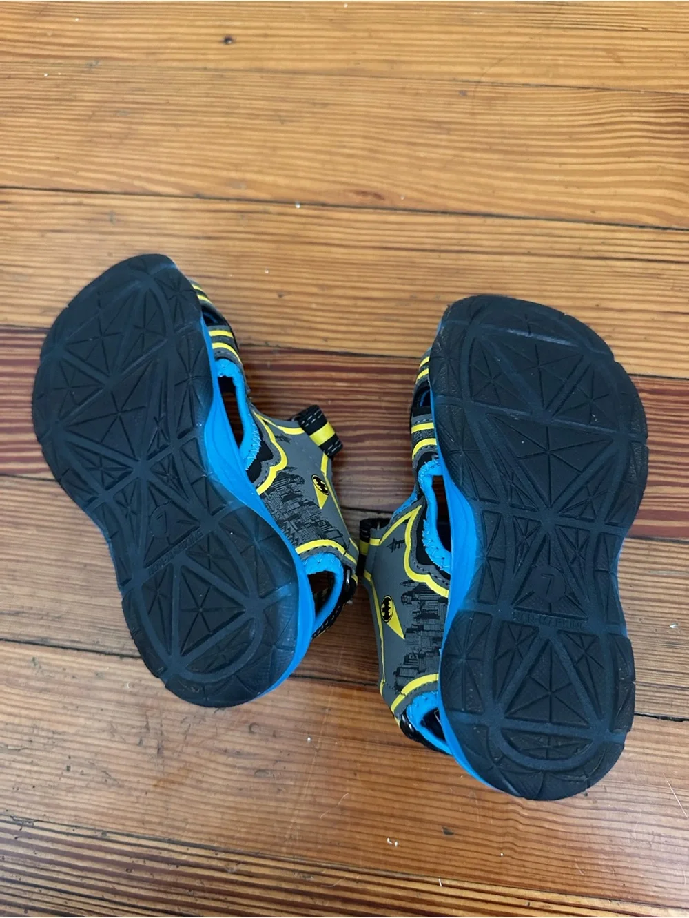 Boys 7T Batman sandals